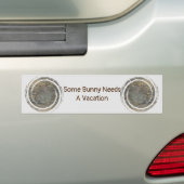 Een bunny heeft behoefte aan een Vacation Small Ra Bumpersticker (Op auto)