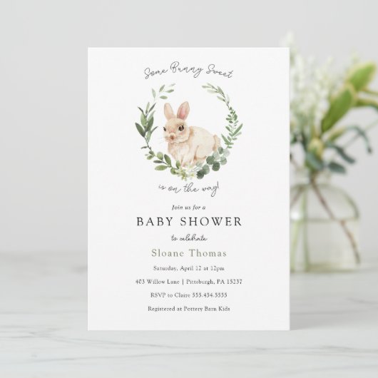 Een Bunny Sweet Baby shower-uitnodiging Kaart (Staand voorkant)