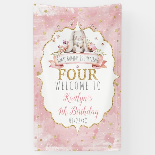 Een Bunny wordt vier vierde verjaardag Spandoek (Verticaal)