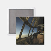 Een C-130 Hercules-piloot scant de horizon Magneet (Voorkant / Achterkant)