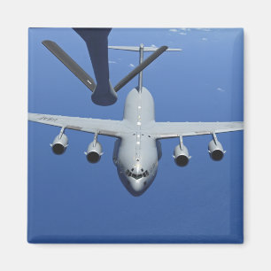 Een C-17 Globemaster III nadert de boom Magneet