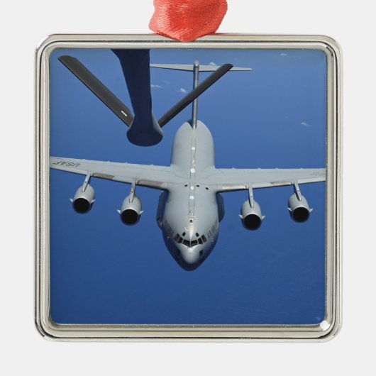 Een C-17 Globemaster III nadert de boom Metalen Ornament (Voorkant)