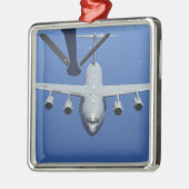 Een C-17 Globemaster III nadert de boom Metalen Ornament (Links)