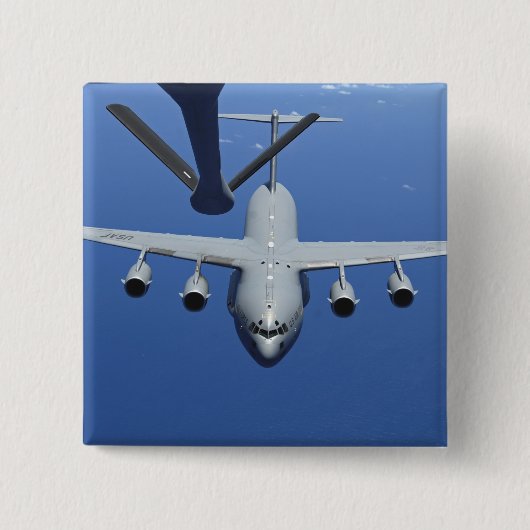 Een C-17 Globemaster III nadert de boom Vierkante Button 5,1 Cm (Voorkant)