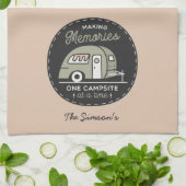 Één Campsite tegelijkertijd, Aangepaste Camping Theedoek (Gevouwen)