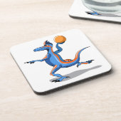 Een Cartoon Iguanodon die basketbal speelt. Bier Onderzetter (Linkerzijde)