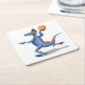 Een Cartoon Iguanodon die basketbal speelt. Kartonnen Onderzetters (Schuin)