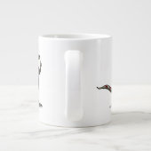 Een Cartoon Iguanodon klerk. Grote Koffiekop (Achterkant)