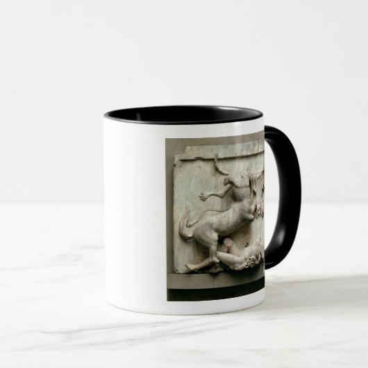 Een centrale triomfering over een laptop mok (Voorkant rechts)