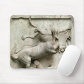 Een centrale triomfering over een laptop muismat (Met muis)