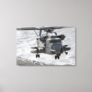 Een CH-53E Super Stallion-helikopter Canvas Afdruk