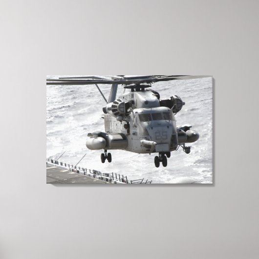 Een CH-53E Super Stallion-helikopter Canvas Afdruk (Voorkant)