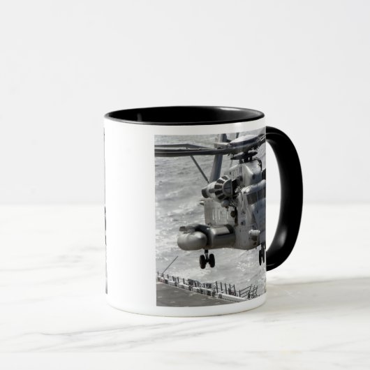 Een CH-53E Super Stallion-helikopter Mok (Voorkant rechts)