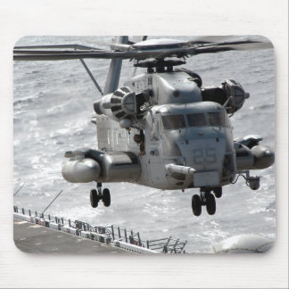 Een CH-53E Super Stallion-helikopter Muismat