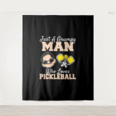 Een chagrijnig Man die houdt van pickleball grappi Wandkleed (Voorkant)