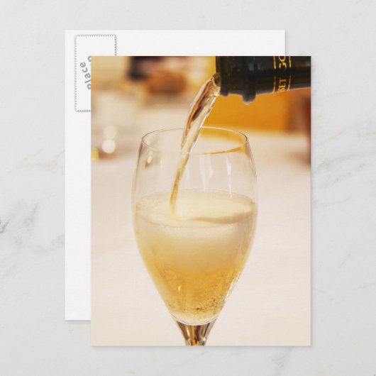 Een champagneglazen flesje gevuld met Gosset Briefkaart (Voorkant / Achterkant)