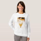 Een champagneglazen flesje gevuld met Gosset T-shirt (Voorkant volledig)
