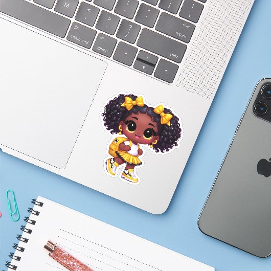 Een cheer teamlid - Geel Sticker (Laptop met iPhone)