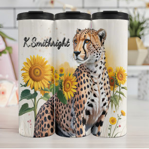 Een cheeta in een zonnebloemveld thermosbeker