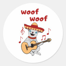 Een chihuahua hond die een sombrero draagt. grappi