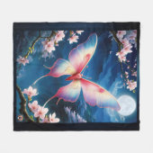 Een Chinese maanmot die tussen kersenbloesems vlie Fleece Deken (Voorkant (Horizontaal))