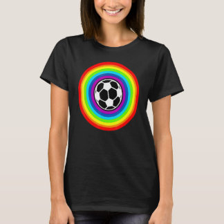 een cirkelregenboog met een balg in het midden t-shirt