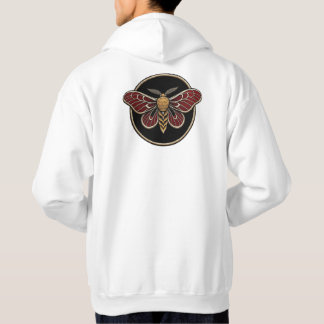Een cirkelvormig gotisch embleem met een grote mot hoodie