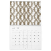 Een close-up uitzicht van een kriskras gaasrooster kalender (Mar 2027)