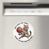 Een coole kat die dol is op het spelen van Bas-cat Magneet (Insitu (Vaatwasser))