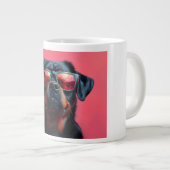 Een coole rottweiler met een zonnebril grote koffiekop (Voorkant rechts)
