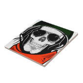 een coole schedel met een zonnebril en een helm tegeltje (Zijkant)