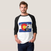 Een coole Snowmobile in een Colorado Vlag T-shirt (Voorkant volledig)