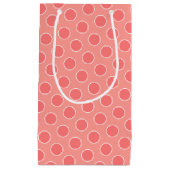 Een Coral Polka Dot Klein Cadeauzakje (Voorkant)