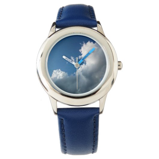 Een curve in de cloud horloge (Voorkant)