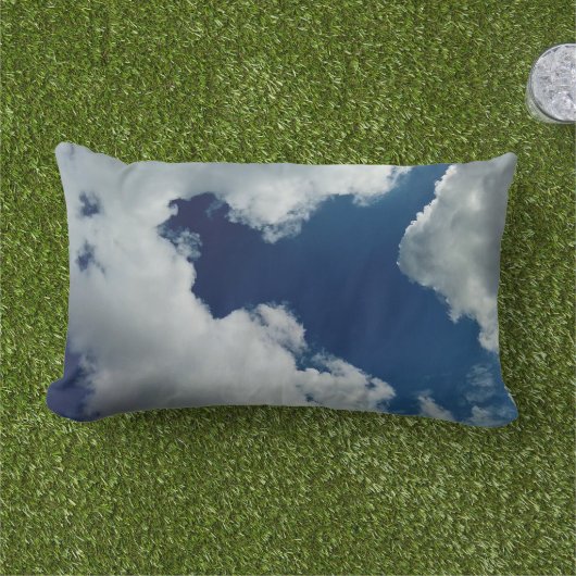 Een curve in de wolken buitenkussen (Gras)