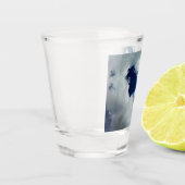 Een curve in de wolken shot glas (Links)