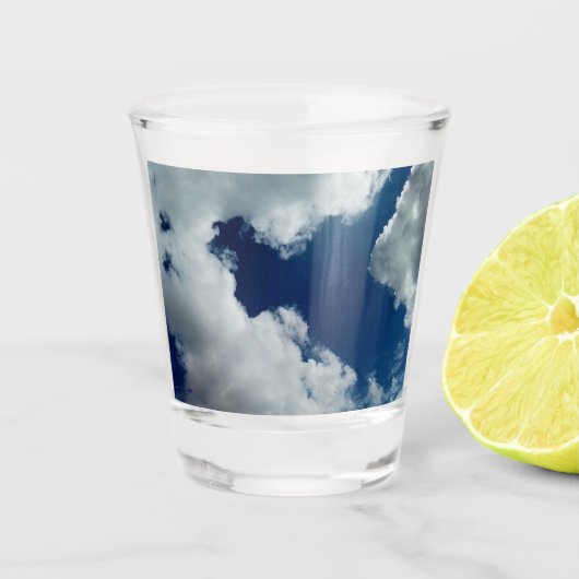 Een curve in de wolken shot glas (Voorkant)