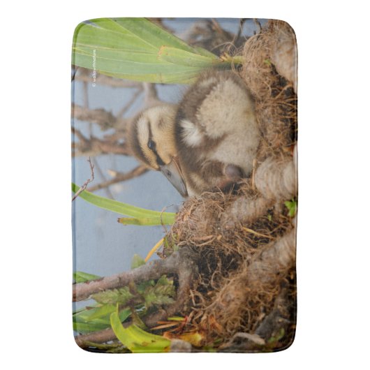 Een Cute and Precocide Mallard Ducking Badmat (Voorkant Verticaal)