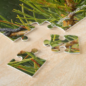 Een Cute en Curious Grey Jay/Whiskeyjack Legpuzzel (Zijkant)