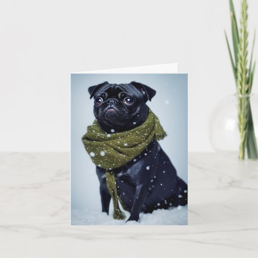 Een Cute Pug Puppy in een Green Winter Scarf Kaart (Voorkant)