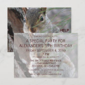Een Cute Squirrel met Peanut Birthday Party Funny Kaart (Voorkant / Achterkant)