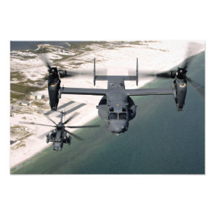 Een CV-22 Osprey en een MH-53 Pave Low Foto Afdruk