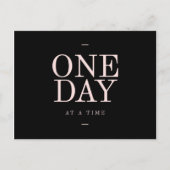 Eén dag - Inspirerende offertes voor zwarte roze d Briefkaart (Voorkant)