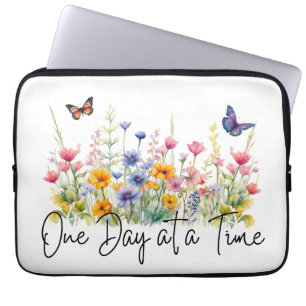 Een dag op een tijd Inspirerend Quote Wildflowers Laptop Sleeve