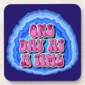 Eén dag tegelijk Geode 12 Step AA Recovery Slogan Bier Onderzetter (Voorkant)