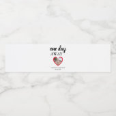 Eén dag verwijderd Hart Foto Proefhuwelijksdiner Waterfles Etiket (Enkel label)