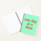 Een dag voor een tijdbulletpublicatieblad notitieboek (Binnen)