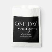 Een dag weg Minimale bruiloft repetitie diner Bedankzakje (Voorkant)