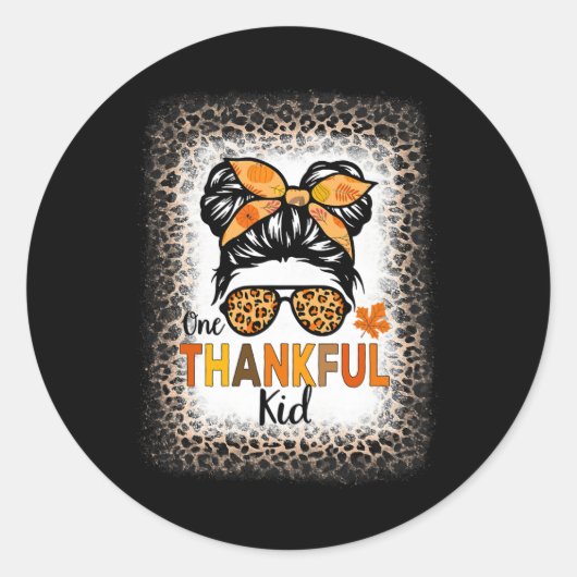Een dankbaar Kind Thanksgiving Messy Bun Leopard B Ronde Sticker (Voorkant)