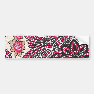 Een decoratief paisley-ontwerp met levendige rode  bumpersticker